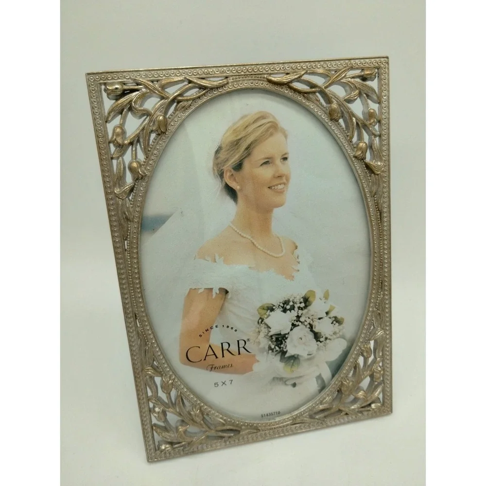 Carr 5 X 7 Oval Gold Tone Metal Ornate Picture Frame Desk top Floral Wedding